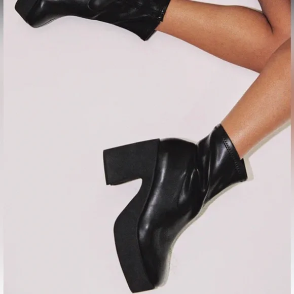 Princess Polly Black Ankle Boots - Picture 3 of 8